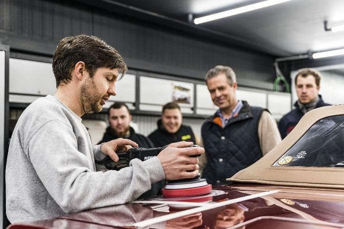 Démonstration pratique de detailing avec les participants